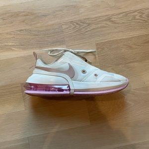 Nike Women’s Air Max Up